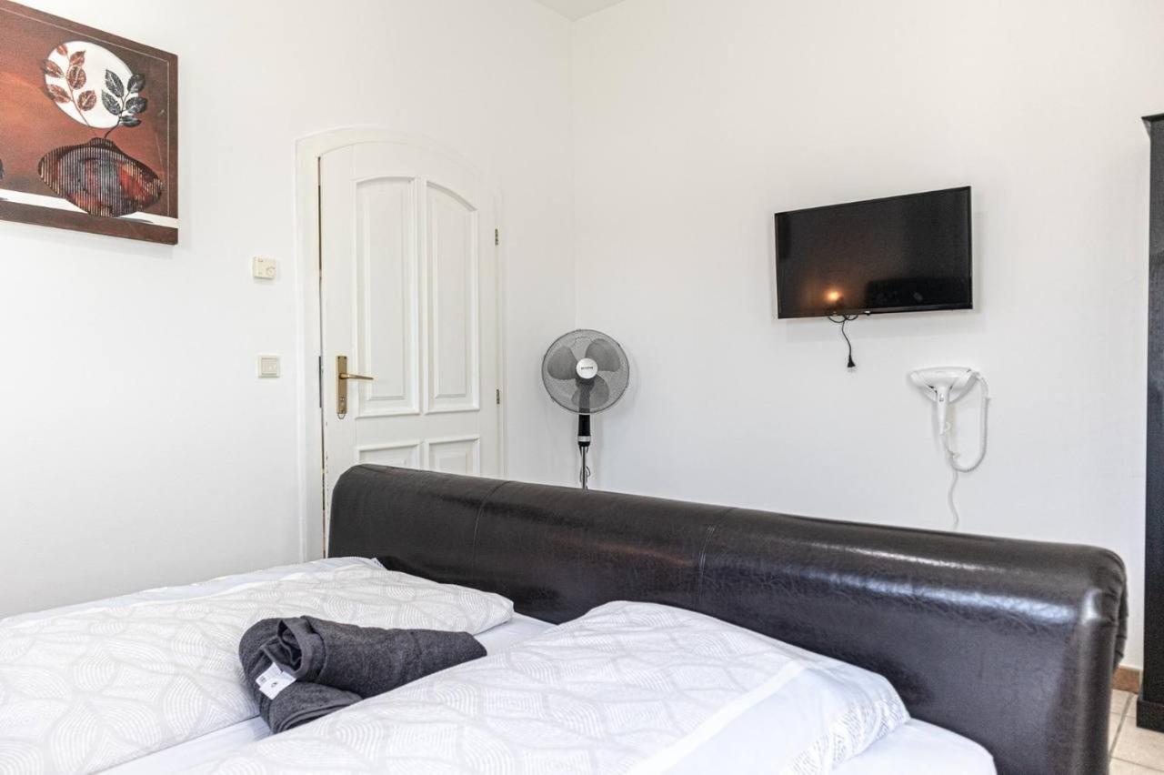 Cozy Room In Amazing House Vienna Exterior photo